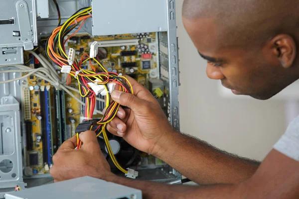 Trust Electrician Lansdowne for Residential and Commercial Needs