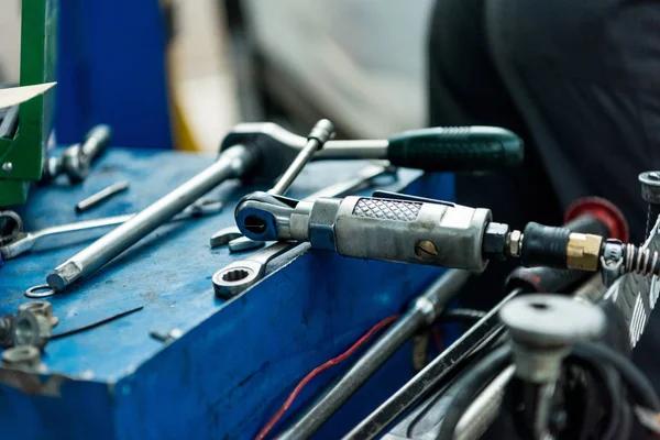 Trust Wrench Auto Service Inc for Complete Auto Repairs