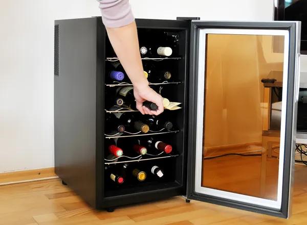 Single-Zone vs. Dual-Zone Wine Coolers: Key Differences